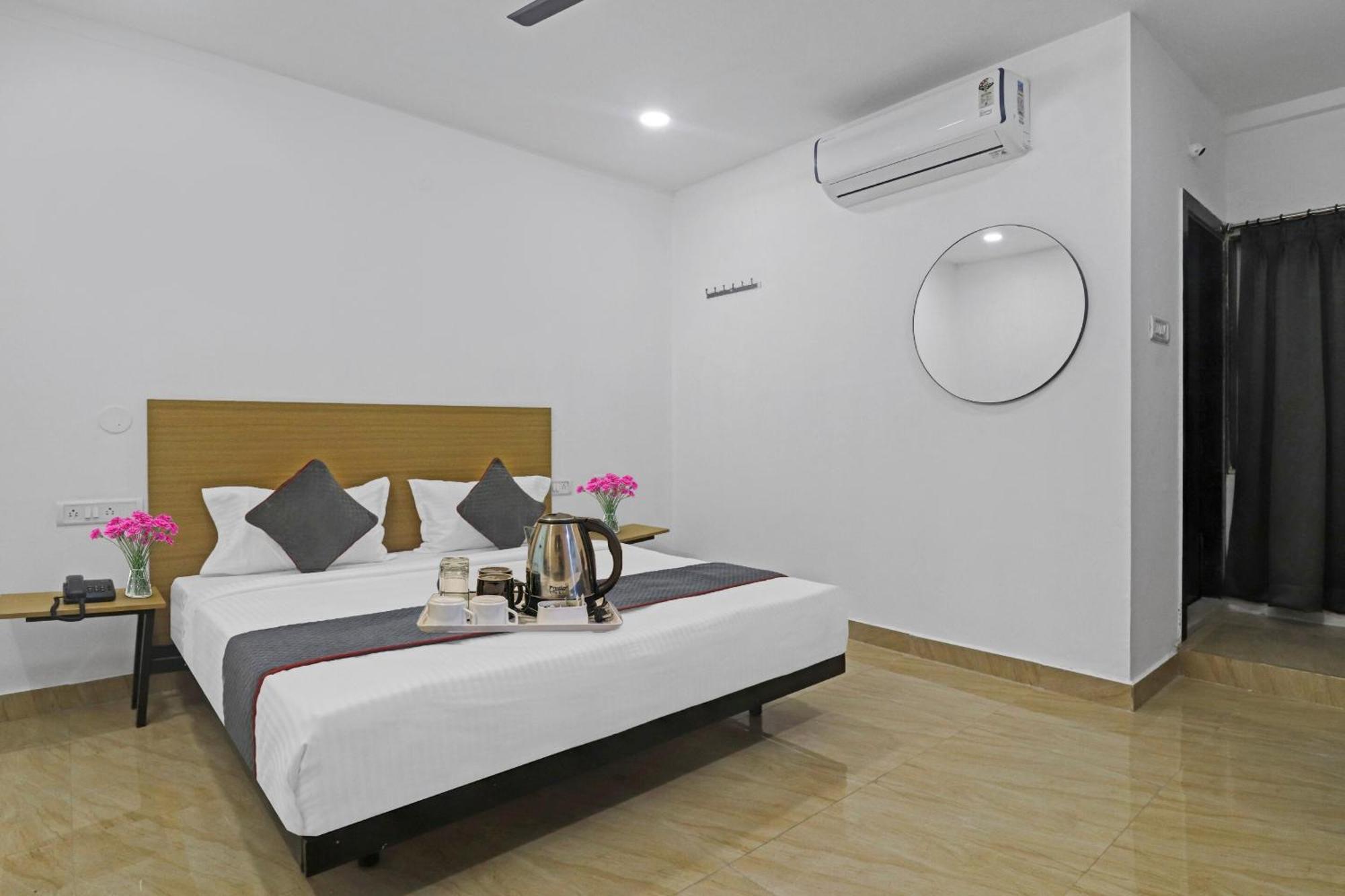 Townhouse De Alphabet Hotel Gachibowli エクステリア 写真