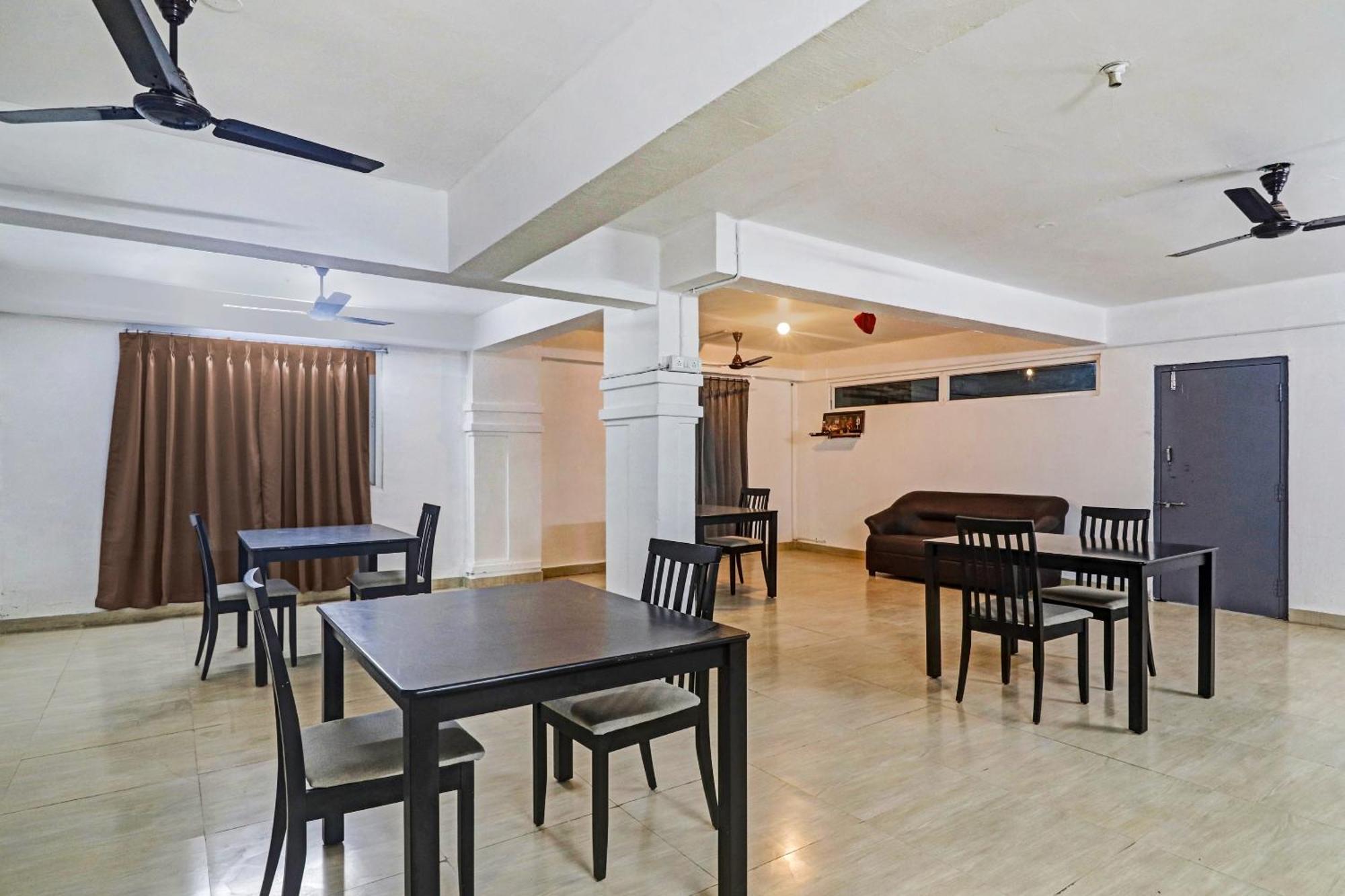 Townhouse De Alphabet Hotel Gachibowli エクステリア 写真