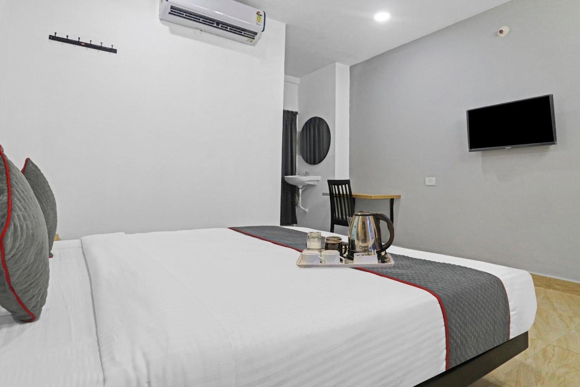 Townhouse De Alphabet Hotel Gachibowli エクステリア 写真