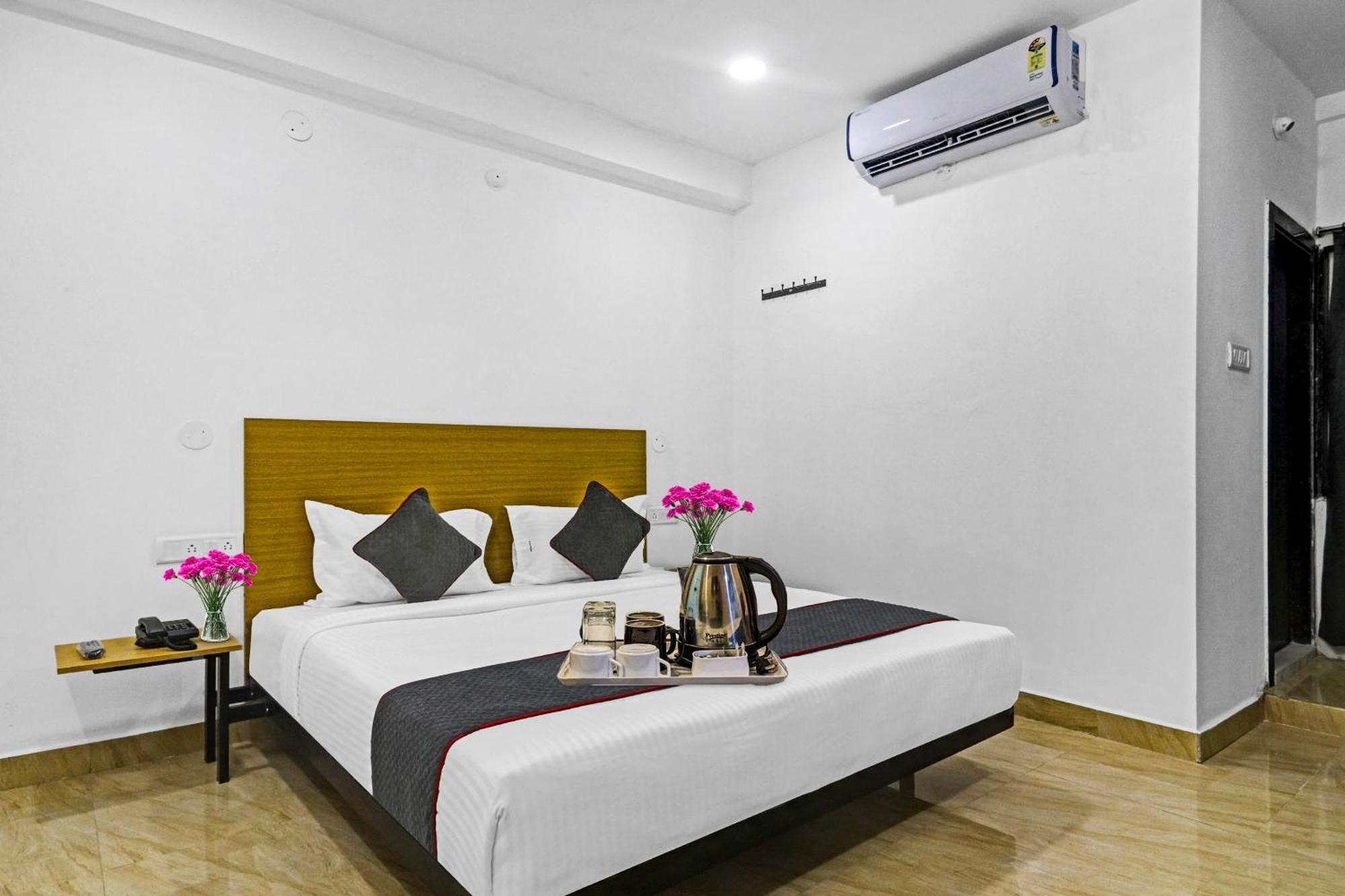 Townhouse De Alphabet Hotel Gachibowli エクステリア 写真