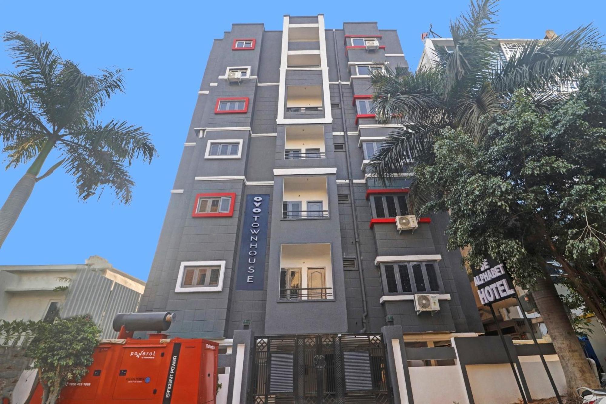 Townhouse De Alphabet Hotel Gachibowli エクステリア 写真